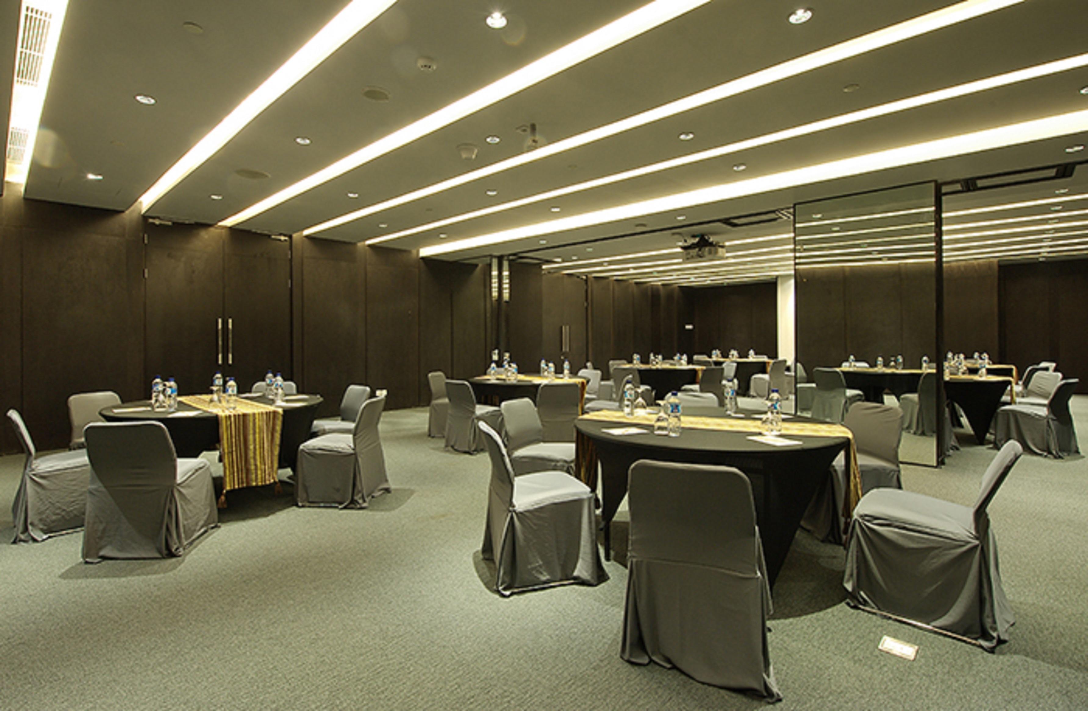 Ra Premiere Simatupang Hotel Cilandak  ภายนอก รูปภาพ