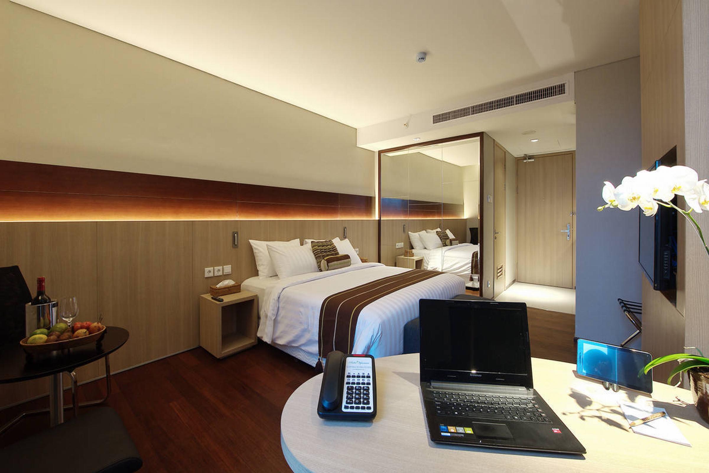 Ra Premiere Simatupang Hotel Cilandak  ภายนอก รูปภาพ