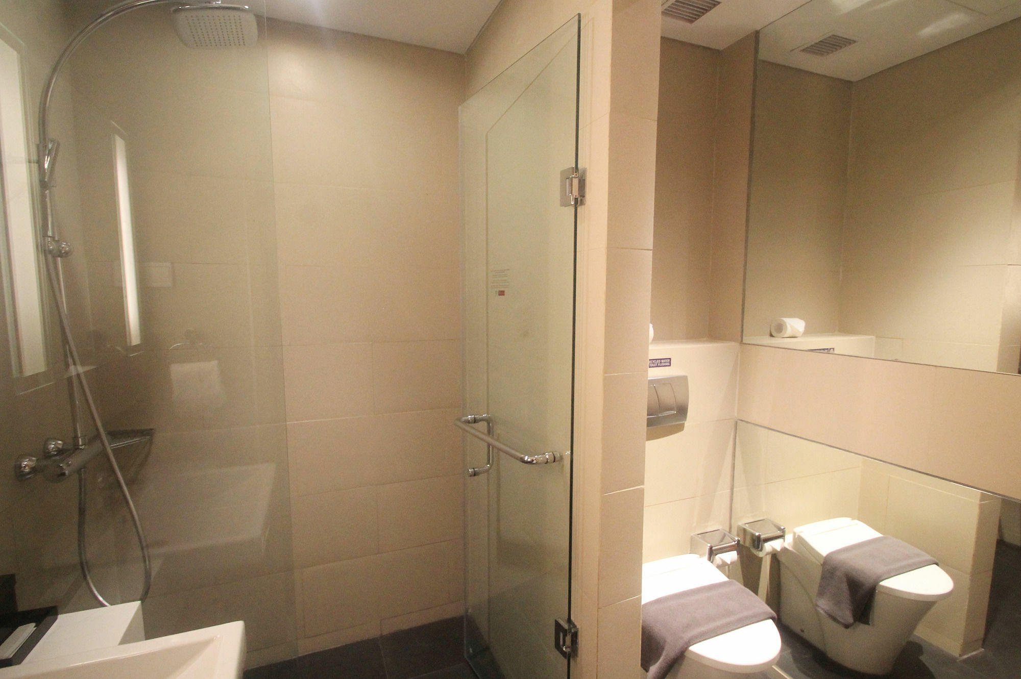 Ra Premiere Simatupang Hotel Cilandak  ภายนอก รูปภาพ